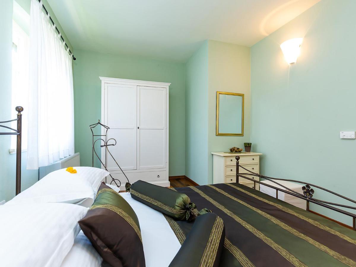 Villa Salvea With Heated Pool Montižana 外观 照片